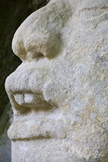 Drucke von Belize, Lamanai, Mask Tempel (Struktur N9-56), 13 Fuß Maske eines Mannes mit einer Krokodilhaube Belize Drucke: Belize, Lamanai