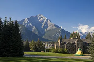 Kaskadengel und Kaskadgärten in der Stadt Banff im Kanada-Nationalpark Banff in Alberta