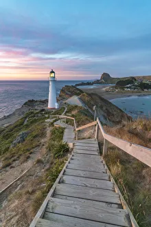 Felsennest Lichtaufgang in der Früh am Felsen von Kastelberg im Gebiet des Kapuas und Region Wairapara auf dem Nordinsel Neuseeland