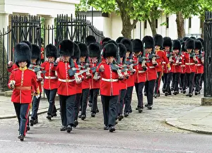 Drucke von Kälte Garde verlässt das Welland-Gefängnis während der Geste des Farbens in London Veranstaltung Drucke: Kältegarde verlassen das Wellington-Gefängnis während der Feierlichkeiten um die Farben in London (England)