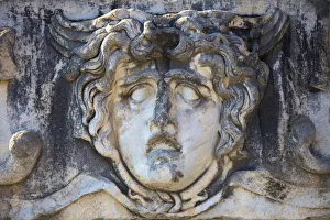 Details der Apsis einer Medusa am Tempel des Apollons in Didyma, Türkei