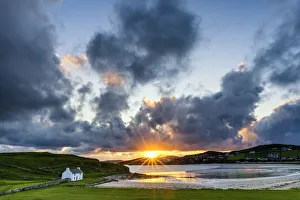 Küchenhaus am Strand der Bucht von Donegall in Irland