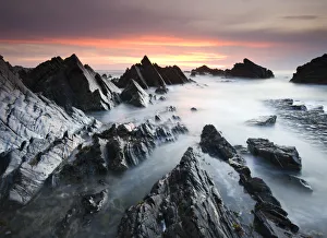 North Devon Coastline Drucke: Dramatic coastal scenery at sunset, Hartland Quay, North Devon, England