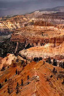 Blickwetterliche Wetterlage nähert sich dem Point Supreme Lookout im Cedar Breaks National Monument in Utah
