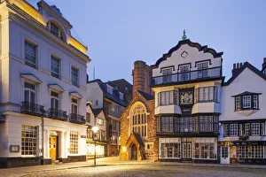 Drucke von England, Devon, Exeter, Domstiftsplatz mit der Molls Kaffeehalle Elisabethanische Architektur Drucke: England, Devon, Exeter,Cathedralgasse,Molss Kaffeehaus