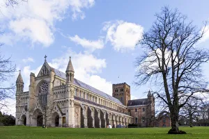 England, Hertfordshire, St. Albanz; Die Außenanlage des mittelalterlichen Kathedralkirchens von Saint-Alban