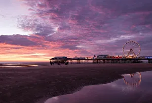 Northern England Landmarks Drucke: England, Lancashire, Blackpool, Central Pier Sunset