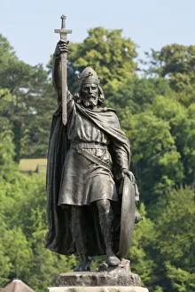 Drucke von Europa, Vereinigtes Königreich, Englandland,Hampshire,Winsor,Brunnen des großen Alfreds im Osten von der Broad Street Winchester Drucke: Europa, Vereinigtes Königreich