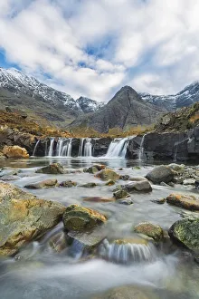 Fairy Pools Scotland Drucke: Fairy Pools with Cuillin range in background, Glen Brittle, Isle of Skye, Inner Hebrides