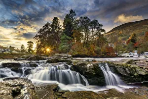 Fallen von Dochart am Sonnenuntergang in Killin bei Stirling im Schottland
