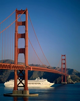Drucke von Goldene Brücke und Kreuzfahrtschiff in San Francisco - Kalifornien (USA) Golden Gate Bridge, San Francisco Drucke: Goldener Hafengebirgsbrücke und Kreuzfahrtschiff in San Francisco, Kalifornien (USA)