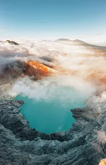 Java Indonesia Drucke: Ijen Volcano from above, Java, Indonesia