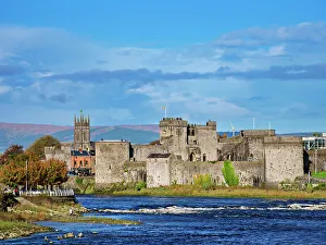Medieval Irish Castles Drucke: King John's Castle, Limerick, County Limerick, Ireland