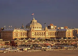 Kurhaus von Scheveningen bei Sonnenuntergang, Hochwinkelansicht, Den Haag, Südholland