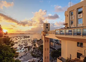 Elevator Lacerda am Sonnenuntergang in Salvador im Bundesstaat Bahia Brasilien