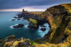 Icelandic Basalt Formations Drucke: Londrangar basalt cliffs at sunset