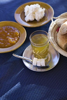 Bilder Datiert 2006 März: Marokkanischer Frühstück : Minze Tee