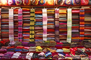 Traditional Moroccan Clothing Drucke: Morocco, Marrakech, Textiles and fabrics in a souk
