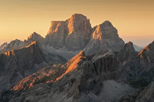 Mountain Peak Reflections Drucke: Mt. Pelmo capturing the first light of the day