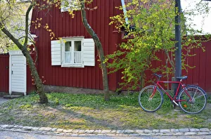 Scandinavian Traditional Architecture Drucke: The old and peaceful backstreets of Sodermalm, with traditional wooden houses. Stockholm
