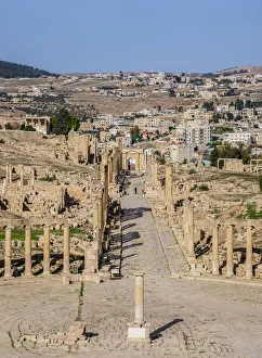 Ancient Roman Ruins Drucke: Oval Plaza, elevated view, Jerash, Jerash Governorate, Jordan