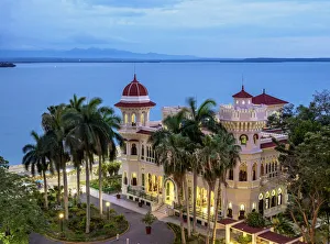Schloss von Valle am Abend mit erhöhter Sichtweise in Cienfuegos im Kuba-Provinz