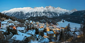 Swiss Mountain Scenery Drucke: Panoramic winter view of St. Moritz, Graubunden, Switzerland