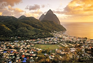 St Lucia Pitons Drucke: Pitons and Soufrierre, St