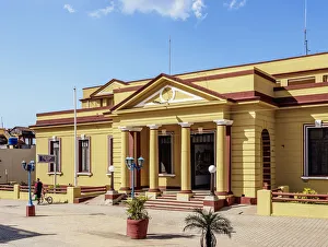 Travel Destinations In Cuba Drucke: Poder Popular Municipal Building, Baracoa, Guantanamo Province, Cuba