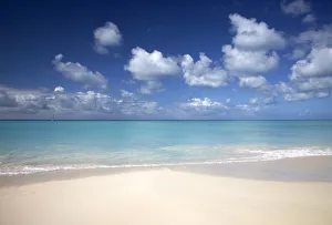 Caribbean Coastline Drucke: Pristine White Sandy Beach, Barbuda, Caribbean, West Indies