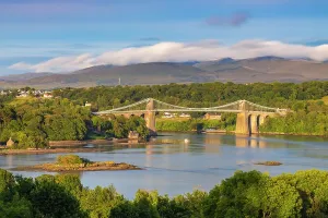UK Landmarks Drucke: Menai Suspension Bridge at sunset