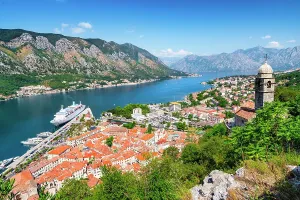 Drucke von Bucht von Kотор, Adria-Küste, Kotor in Montenegro Montenegro Drucke: Bucht von Kотор, Adria-Küste, Kotor, Montenegro
