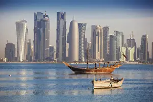 Katar, Docha, Blick über den Dohabucht zu Skyscraper von Westbay