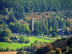 Irish Historical Sites Drucke: The Round Tower, elevated view