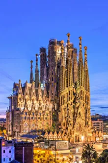 Die Sagrada Família ist eine Basilika und Kirche in der Stadt Barcelona im Katalonien. Die natürliche Fassade an die Geburt Christi erinnert hier an das Heilige Familienkloster von Jerusalem