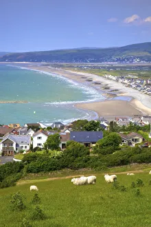 Drucke von Der Strandresort von Borth an der Kardif-See in Wales im Vereinigten Königreich Europa Vereinigtes Königreich Drucke: Das Meeresbad von Borth in der Kardif-Bucht im Walisischen Meer an der Grenze zu Europa