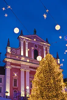 Drucke von Slowenien, Zentral Slowenien, Ljubljana. Weihnachtsmarkt im Preserensplatz Slowenien Drucke: Slowenien, Zentral Slowenien, Ljubljana. Weihnachtsmarkt im Prerersplatz