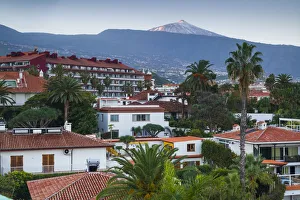 Spanien, Kanarische Inseln, Teneriffa, Puerto de la Cruz (Sonnenuntergang am Pico del Teide)