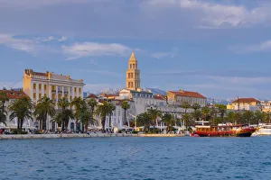Drucke von Hafen von Split, Split in Kroatien am Adriatischen Meer im Dinarischen Gebirge der Balkanhalbinsel Europäischer Teil Historischer Komplex Von Split Mit Dem Palast Des Diokletian Drucke: Hafen von Split , Split , Kroatien , Adria-Küste Dalmatinen Europa