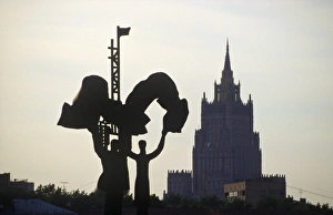 Drucke von Sowjetstiliger Hochhaus Moskau Russland Stalinistische Architektur Drucke: Sowjetstil-Eskizze