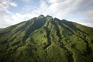 Bilder Datiert 2011 März: Der Gipfel des Berges Sabyinyo bei 3645 m markiert die Grenzüberschreitung der