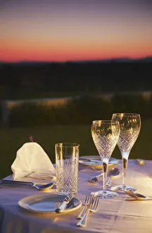 Ian Trower Photography AWL Drucke: Table set for dinner at River Bend Lodge, Addo Elephant Park, Eastern Cape, South Africa