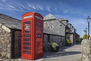 Telefonzelle am Jamaica-Inn auf dem Bodmin-Moor in Bolventor bei Launceston im Kornwall in England