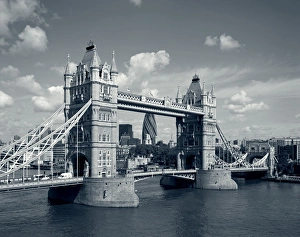 Thames River England Drucke: Tower Bridge & Thames River