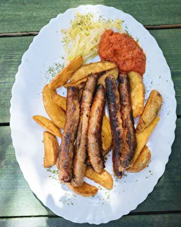 Bosnien Und Herzegowina Drucke: Traditioneller bosnischer Spezialität aus Wurstwaren im alten Stadtteil von Sarajewo in Bosnien und Herzegowina