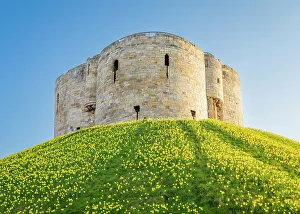 Vereinigtes Königreich, England, Nord-Yorkshire und York. Die Klifforde-Turm stammt aus dem 11. Jahrhundert zurück und ist der größte verbleibende Turm von Schloss York und das größte mittelalterliche Festung in Nordengland