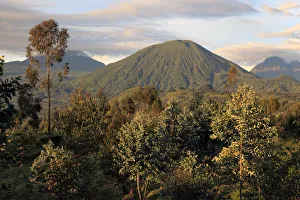 Drucke von Virunga-Berge, Vulkan, Ruanda Kulturerbestätten Drucke: Virunga-Berge, Vulkan, Ruanda