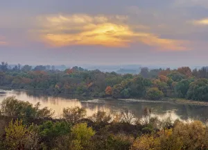 Vistula River Poland Drucke: Vistula River at sunset, elevated view, Kaliszany Kolonia, Lublin Voivodeship, Poland