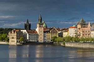 Fluss Vltava und Smetana-Museum in Prag, Böhmen, Tschechische Republik