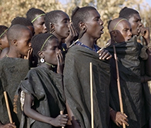 Traditional African Music Drucke: In the weeks leading up to their circumcision